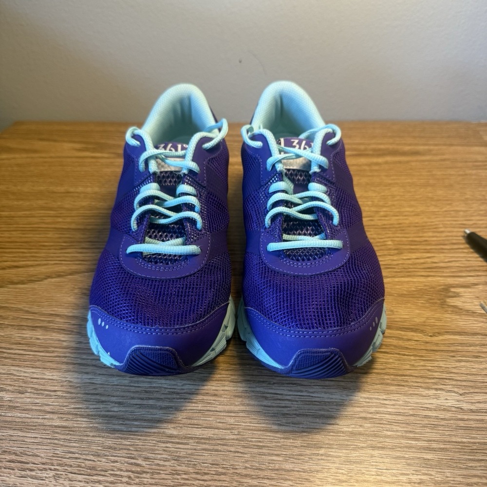 361 Tennis Shoes. Some Wear And Tear On The Inside Of The‎ Shoes.